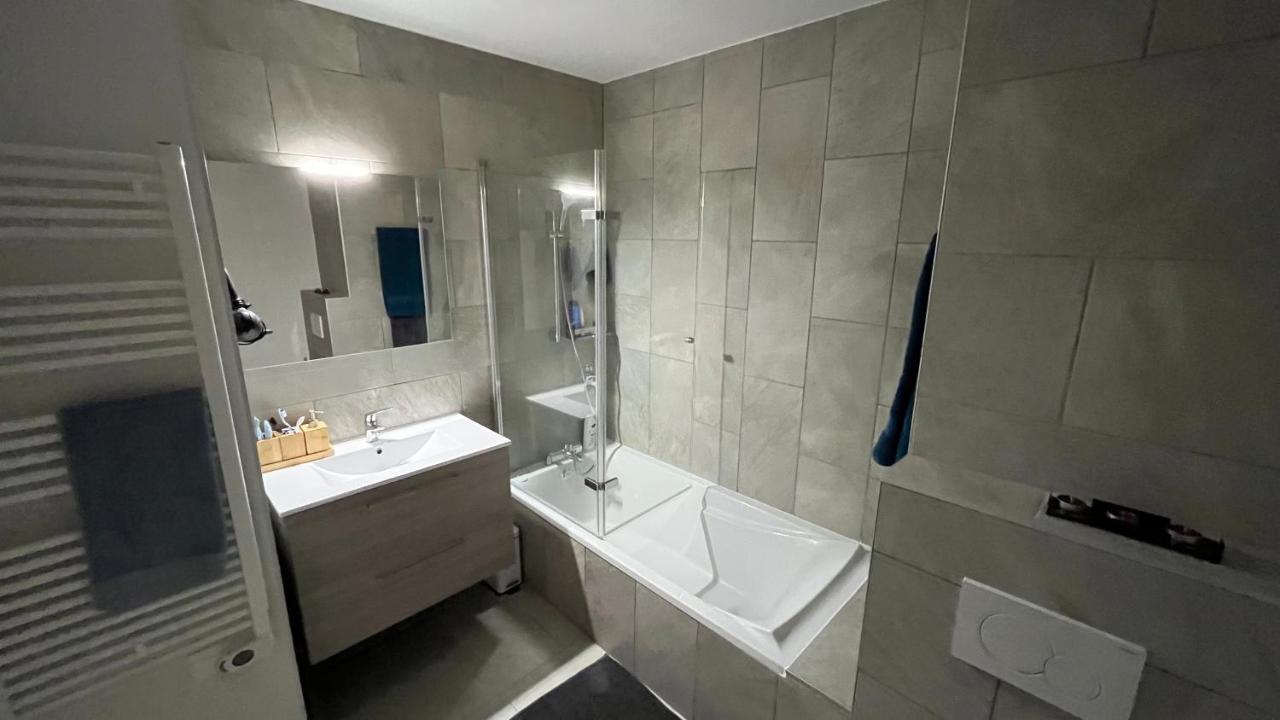 - 4-6 Personnes - Les Des Freinets C203 Apartment